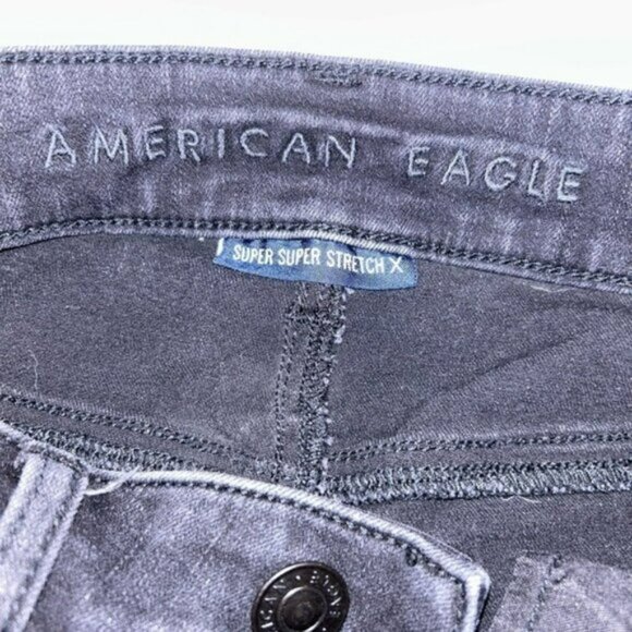 American Eagle Black Super Super Stretch Denim Short w/embroidered appliqué SZ 4 - Picture 5 of 7